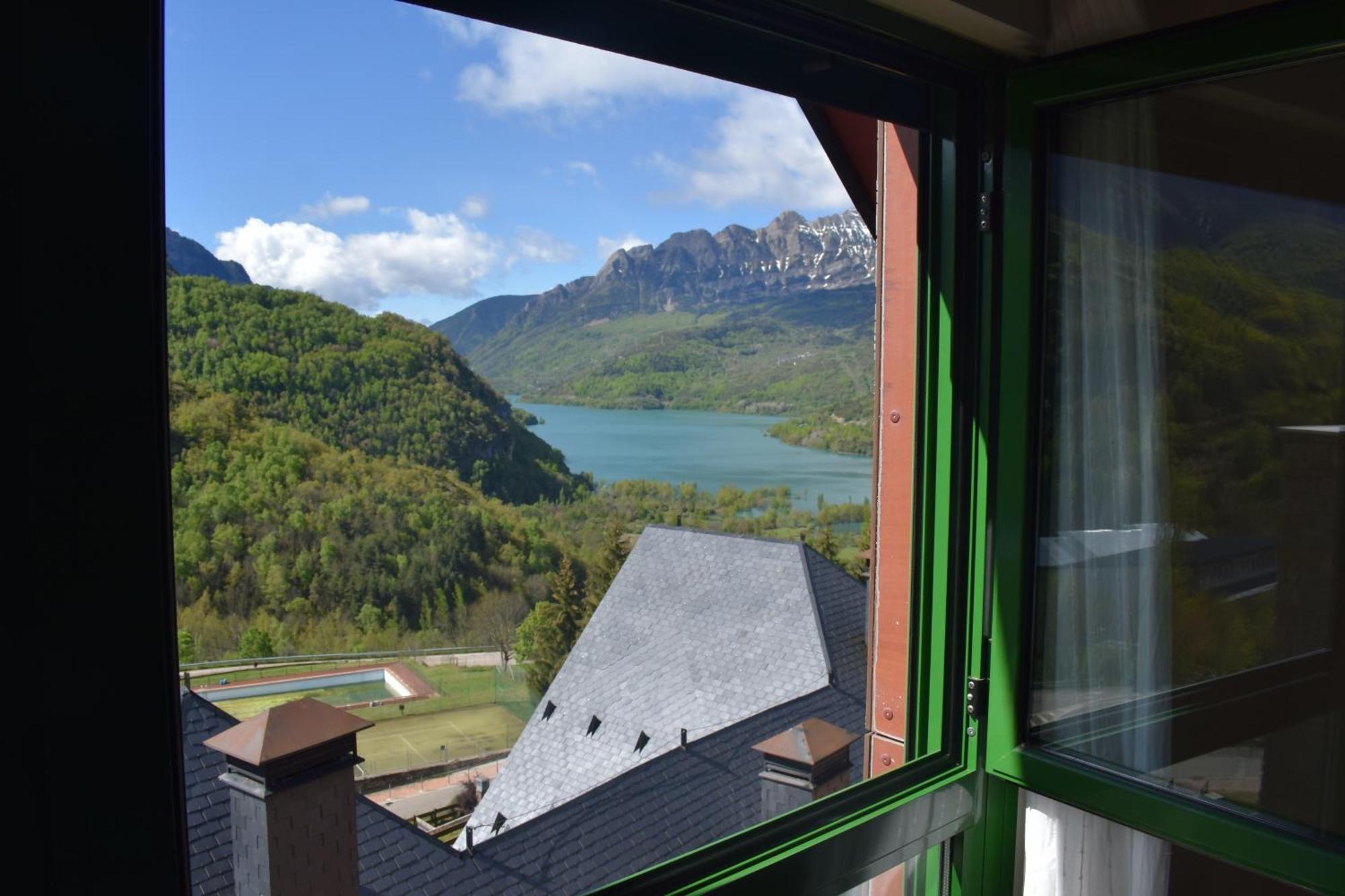 Argualas Triplex Con Piscina Panticosa Luaran gambar