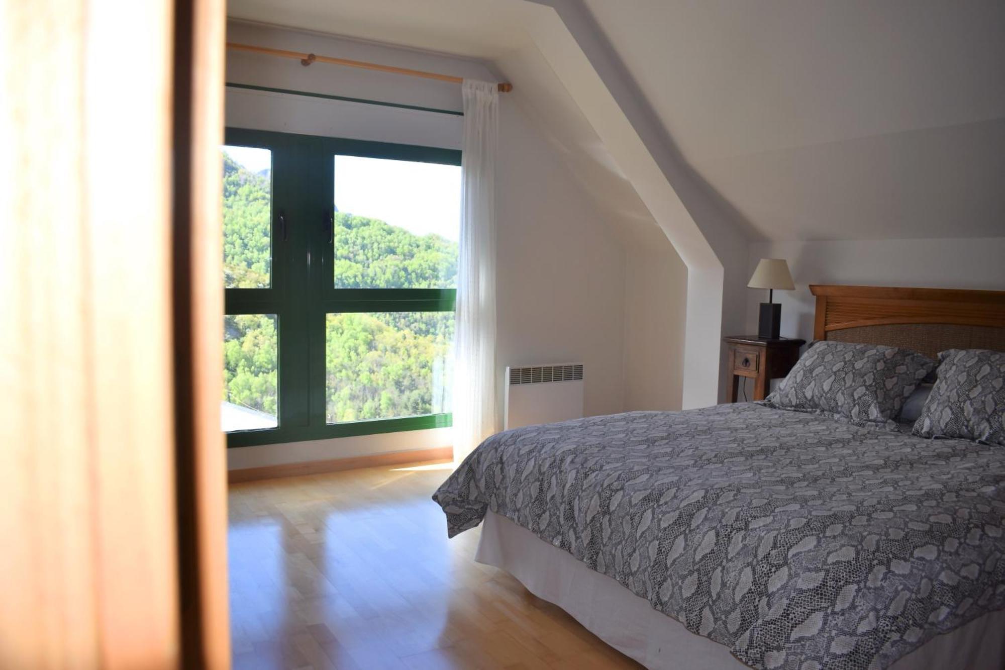 Argualas Triplex Con Piscina Panticosa Luaran gambar